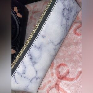 Marble pouch